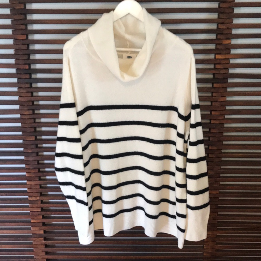 Old Navy sweater
